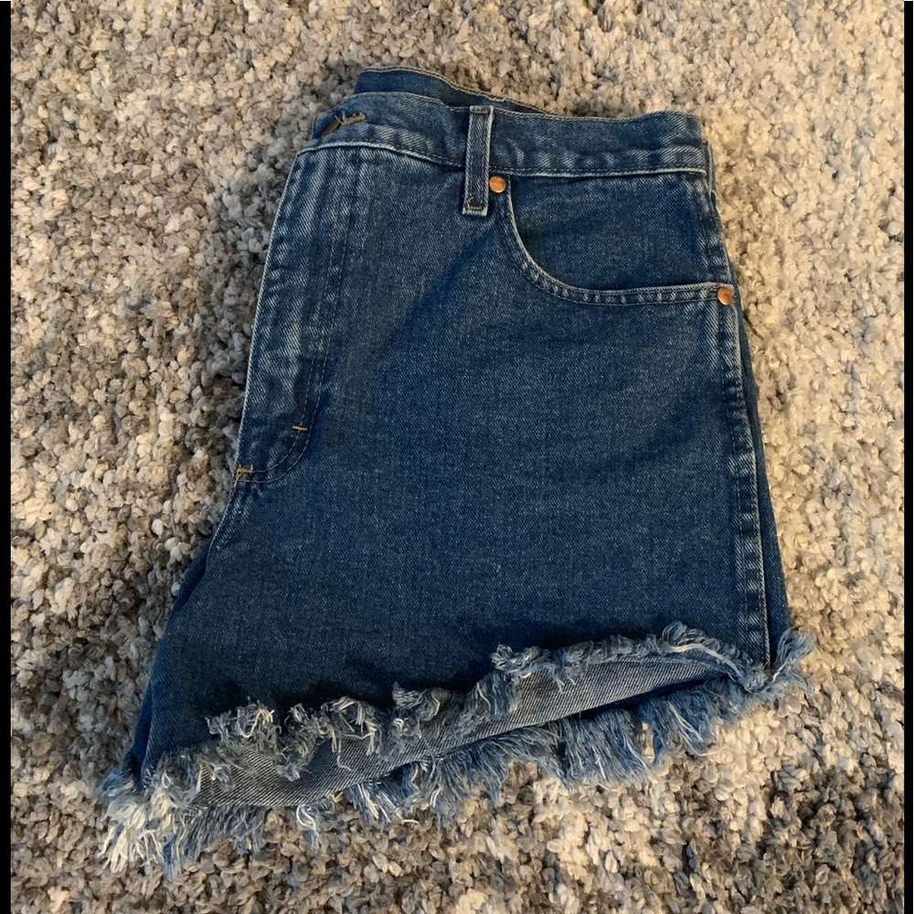 Wrangler Cut Off Shorts - Picture 6 of 7